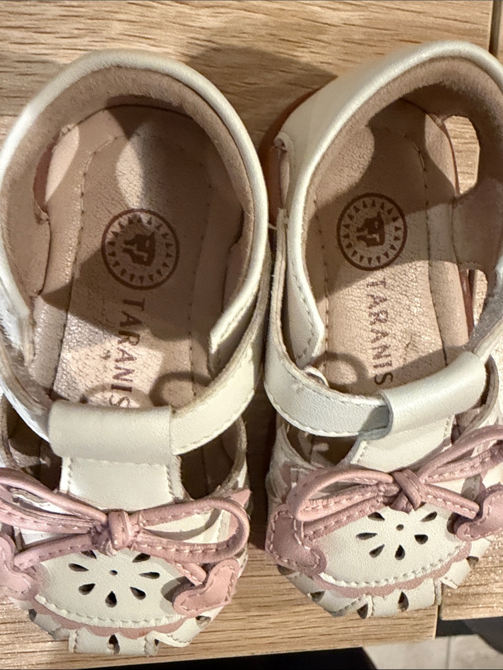 Girls Dress Shoes. Old Navy and Taranis - Picture 5 of 10